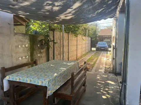 Casa en Venta con 3 cocheras