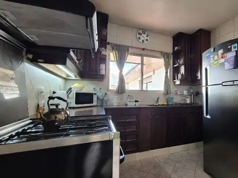 Casa 5 ambientes con 3 baños