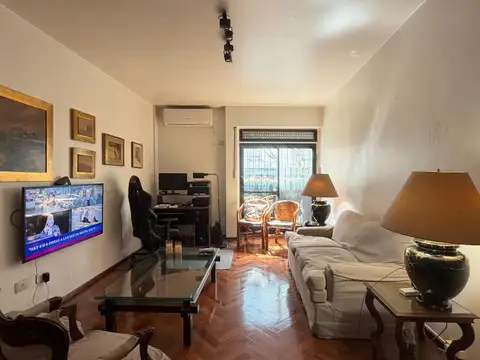 Venta en Constitución. Departamento de 4 ambientes.