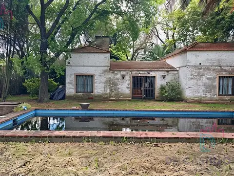 Casa en Venta con 3 cocheras