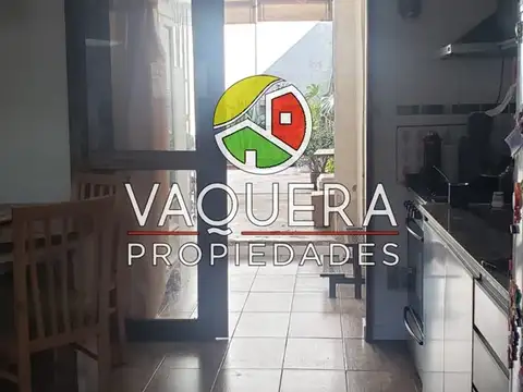 Depto Tipo Casa 3 ambientes con 2 baños