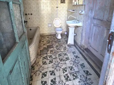 Mozart 166: CASA A RECICLAR 3AMB. + PATIO + TERRAZA