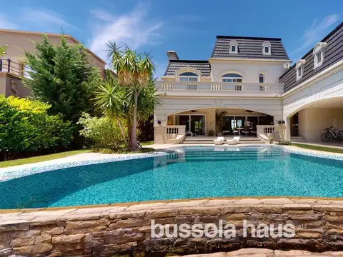 Casa en venta con 4 dormitorios al río en Nordelta