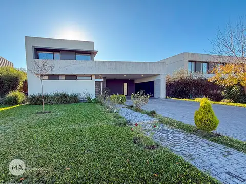 Av. Fuerza Aérea 1451