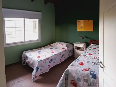 VENTA CASA 4 DORM PQE AMPLIO