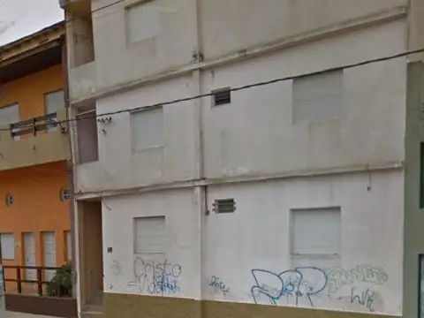DEPARTAMENTO PRIMER PISO POR ESCALERA LAS TONINAS