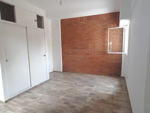 Departamento en Alquiler en Coghlan, $ 550.000