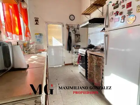 Casa 5 ambientes con 2 baños