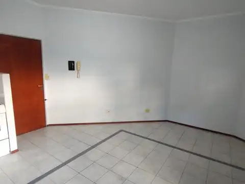 Corrientes-Pasco, planta baja al frente, un dormitorio 481-5308