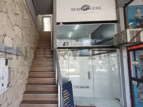 Plaza Belgrano y Cantilo 100, Piso 1