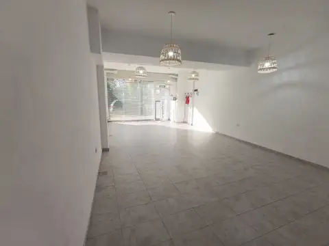 LOCAL EN VENTA CASEROS