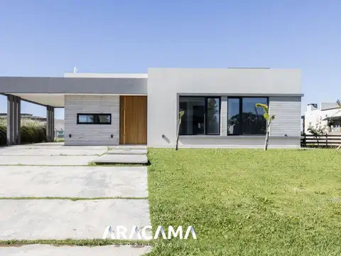 Casa en VENTA en Santo Domingo - Canning.