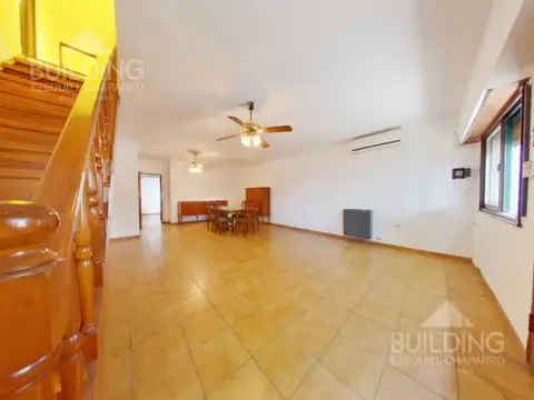 Depto Tipo Casa 5 ambientes con 2 baños