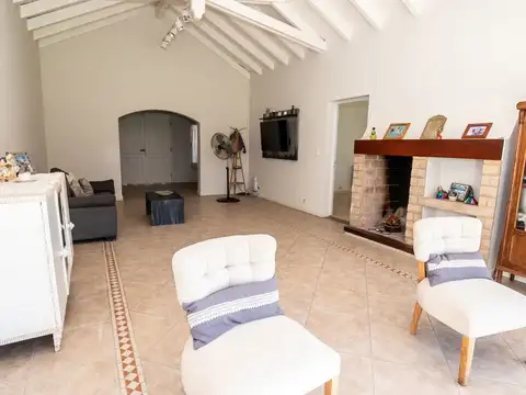 Casa en Venta con 1 cochera