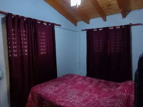 CASA ESTILO CABAÑA, 2 DORMITORIOS, PISCINA, LUJÁN