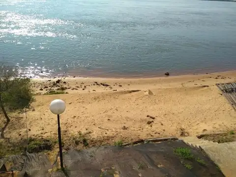 Espectacular Casa sobre el Río en San Gara, Ituzaingó