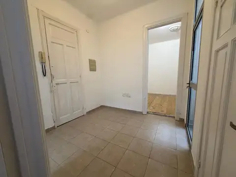 Depto Tipo Casa en Alquiler en Centro , $U 25.000