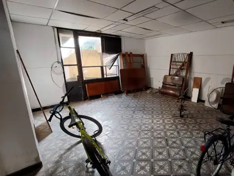 Casa 8 ambientes con 1 baño