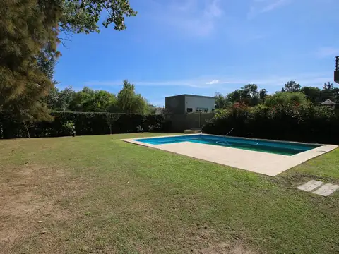 Quinta en Venta con 2 cocheras