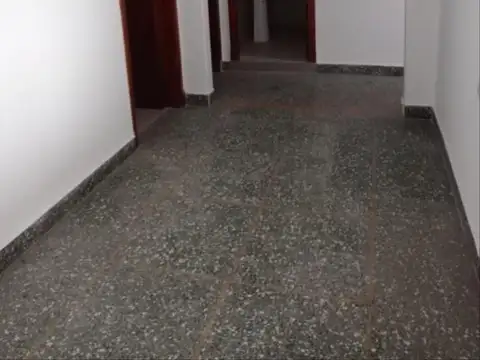 Casa en Alquiler con 1 cochera