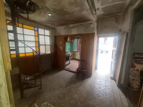 Depto Tipo Casa en Venta 50 años