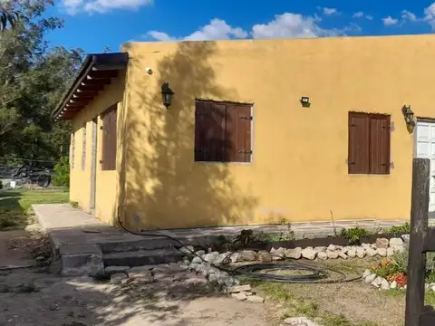 Casa 2 ambientes con 1 baño