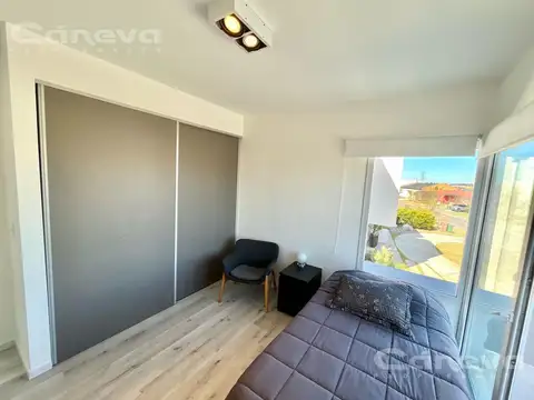 Casa en Venta con 4 cocheras