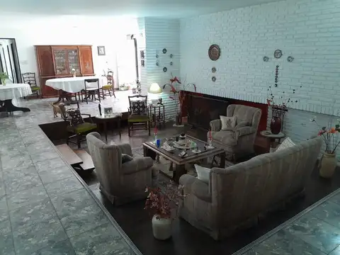 AVDA. ESPORA 978, e/Rosales y Solier