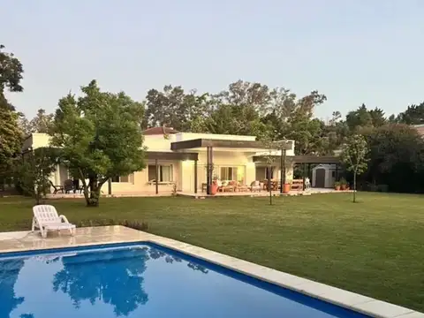 Casa Chalet  en Alq. Temporario en Martindale, Pilar, G.B.A. Zona Norte