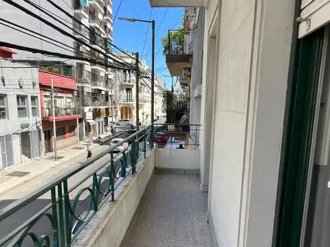 VENTA DEPTO. TIPO P.H. 3 AMBIENTES, ALMAGRO.