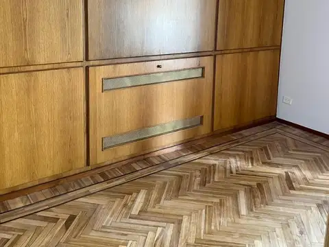 Depto Tipo Casa en Venta 70 años