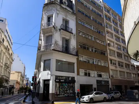 Rivadavia al 800