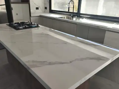 Casa 7 ambientes con 3 baños