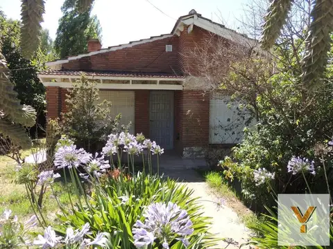 Casa en venta - 3 Dormitorios 3 Baños - 1200mts2 - Sierra De La Ventana