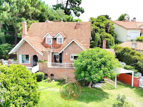 Alquiler temporada 2026 Pinamar 6 ambientes 5 baños con piscina