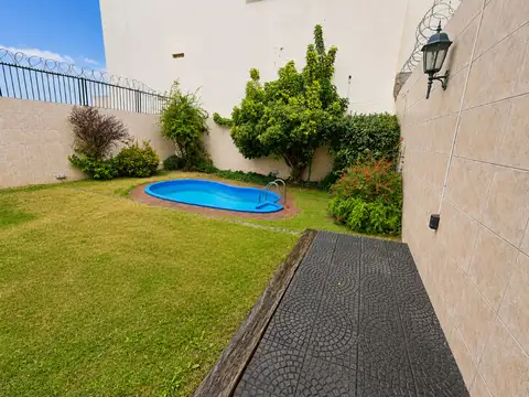 Casa 7 ambientes con 3 baños