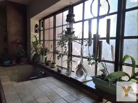 Casa 7 ambientes con 1 baño