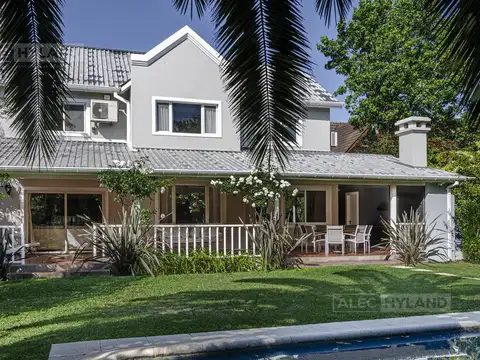 Casa en venta con pileta en barrio cerrado La Posta, La Horqueta, Lomas de San Isidro