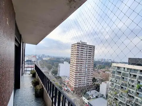 HERMOSO Y AMPLIO DEPTO. 4 AMB. EN ALQUILER - PISO ALTO - VISTA AL RIO - EXCELENTE UBICACIÓN