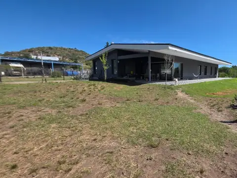 Casa en venta con pista hípica