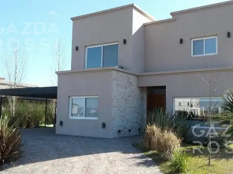 Casa 6 ambientes con 3 baños