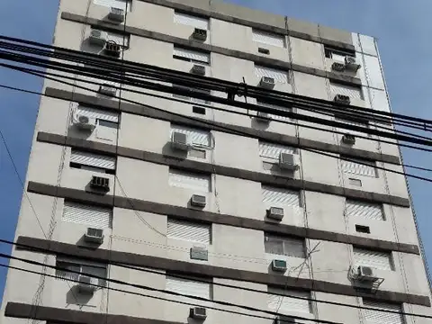 Cochera amplia centrica por ascensor para vehiculos