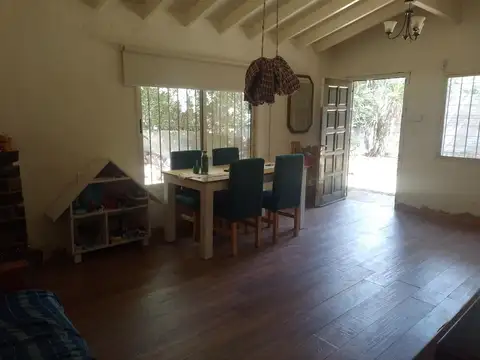 Casa en Venta con 4 cocheras