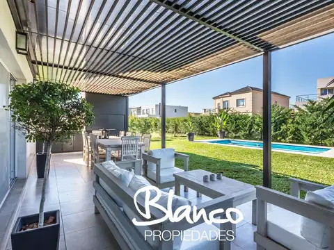 Casa 5 ambientes con 2 baños