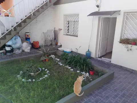 Casa multifamiliar sobre lote 10x20 en Villa Bonich