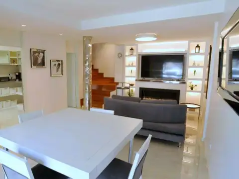 Depto Tipo Casa en Venta de 4 ambientes