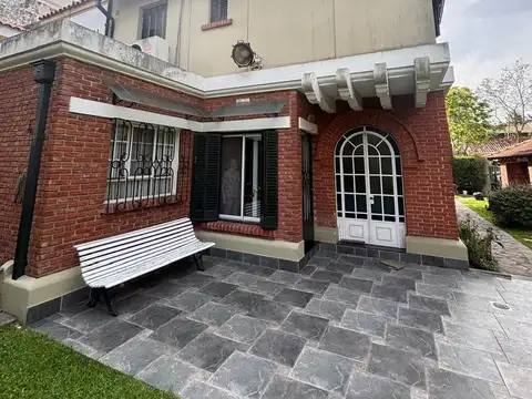 Casa 5 ambientes con 3 baños