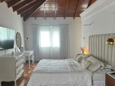 Casa de 6 ambientes en Club de Campo El Lauquén. Canning, San Vicente.