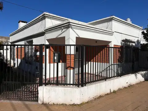 De la torre 2010 esquina Peru.