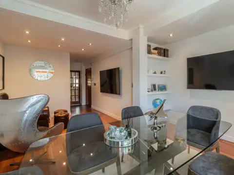 VENTA DE  PH TRIPLEX 4 AMBIENTES C/PATIO Y PILETA, BALCÓN  COCHERA CUBIERTA SIN EXPENSAS EN FLO...
